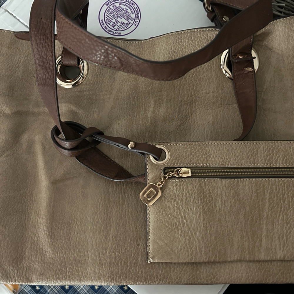 Pho leather briefcase in good condition used three times